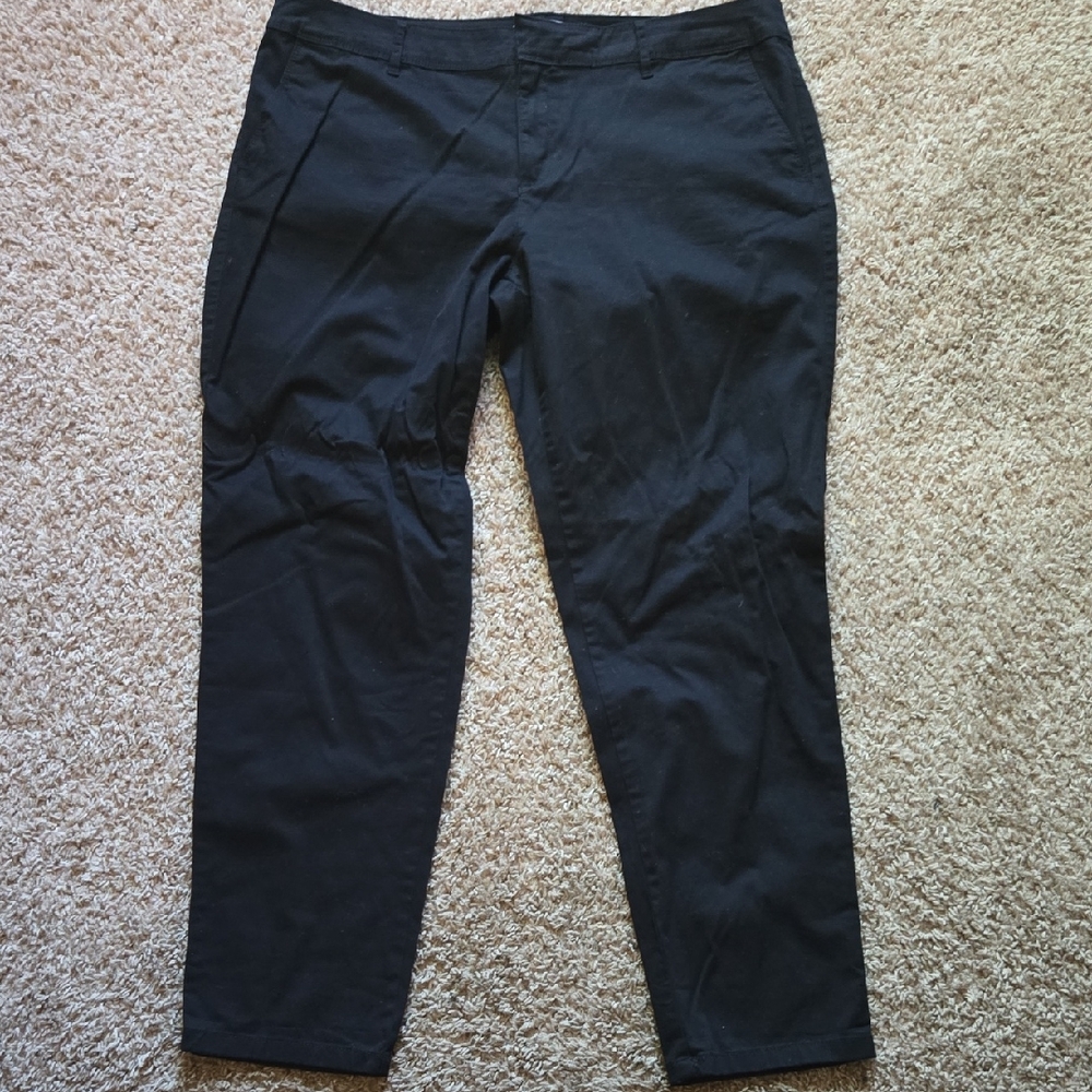 Liz Claiborne Black Straight Leg Pants for Effortless Elegance